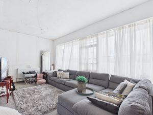 Living Room- click for photo gallery